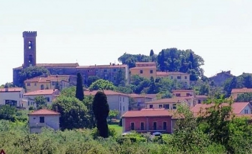 Passeggiata panoramica all'antico Borgo di Santo Pietro Belvedere