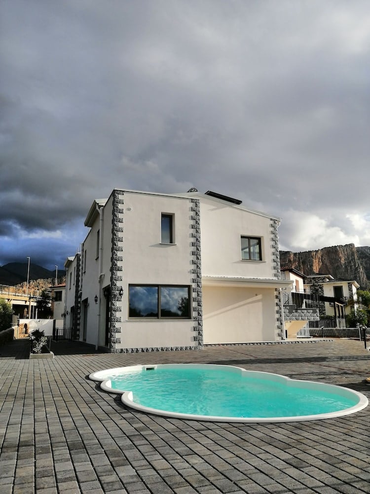 Sicily Rooms