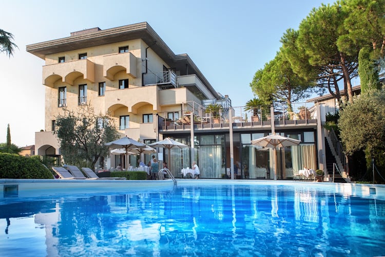 Piccola Vela Hotel