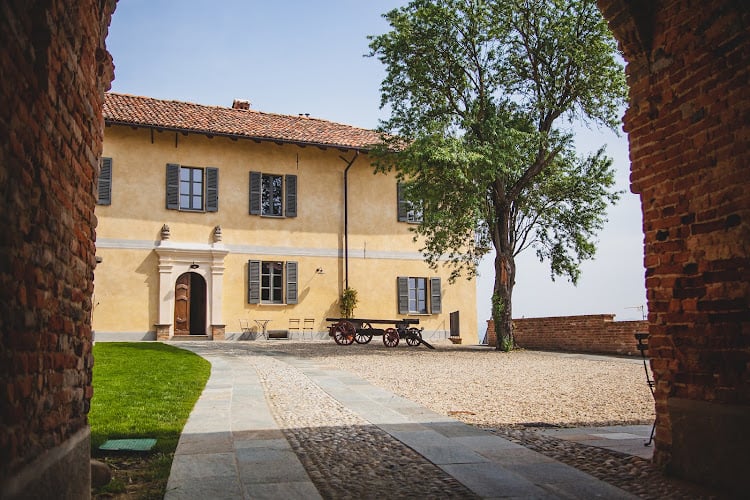 Castello di Vaglio Serra