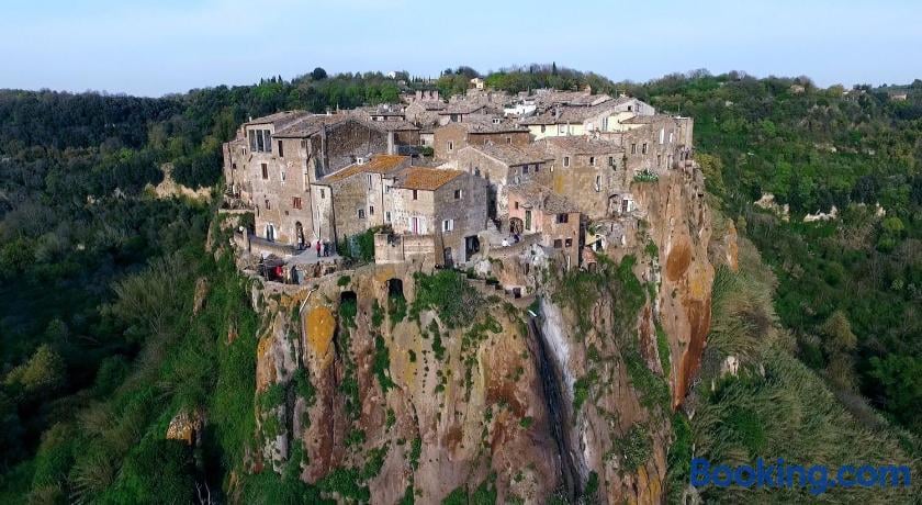 STANZA D'ARTISTA CALCATA