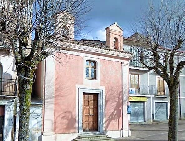 Facciata della Chiesa di San Rocco nel centro storico di Viggiano