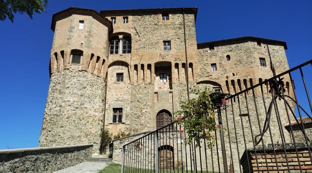 Rocca Fregoso e il Museo 'La Rocca delle Fiabe'
