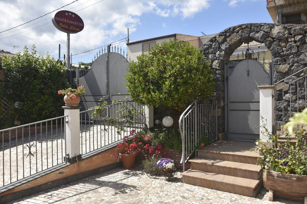 Villa Liliya