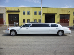Manenti   - noleggio auto, pulman minibus, limousine, auto da cerimonia