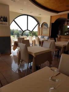 La Dolce Vita Restaurant & Lounge