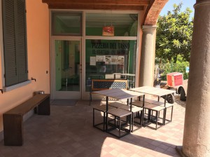 Pizzeria D’Asporto Del Tasso Italiana
