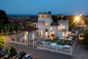 Villa Bernasconi - camere e ristorante -
