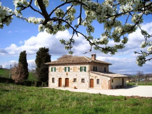 AGRITURISMO RUSTICHINO bed and breakfast