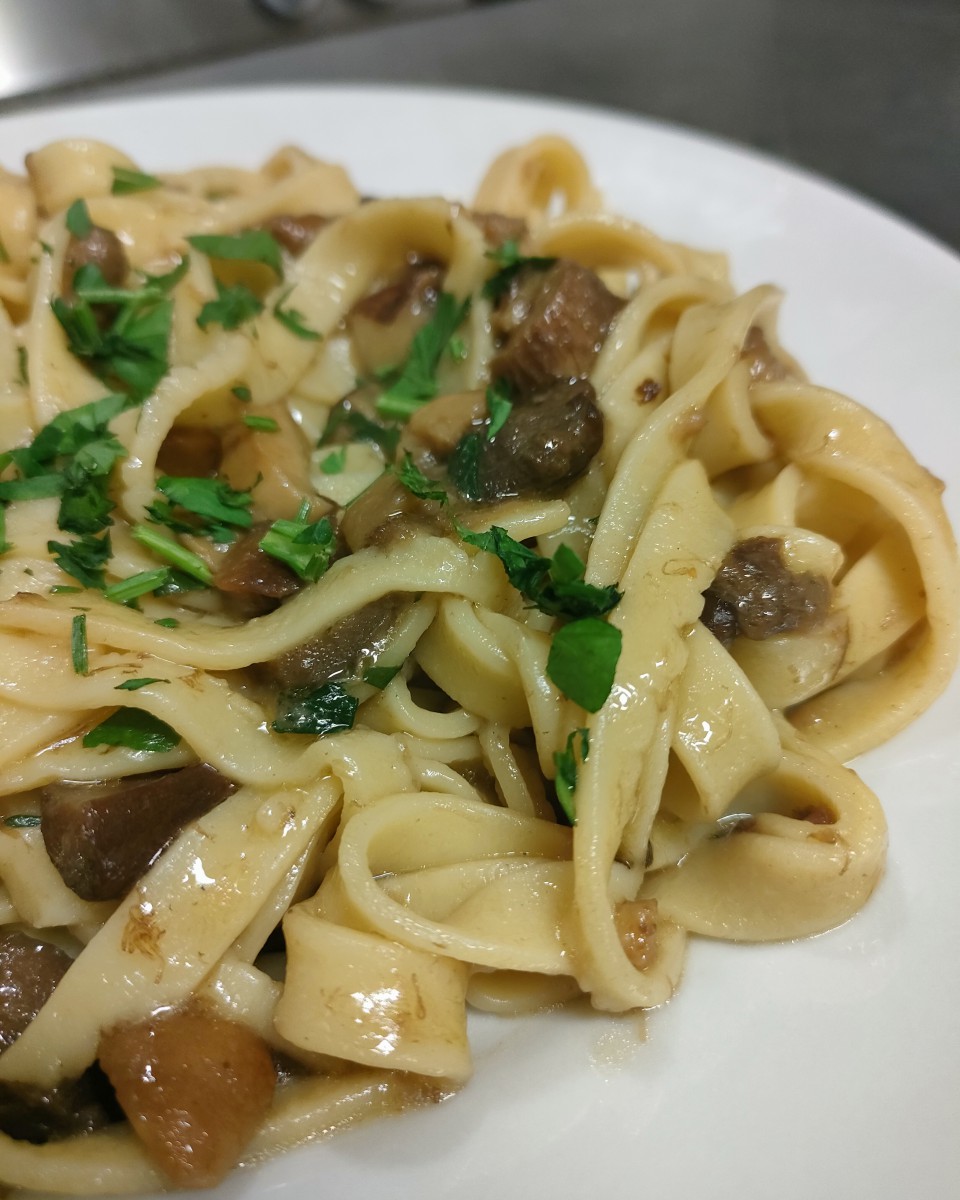 fettuccine ai funghi porcini €10,00