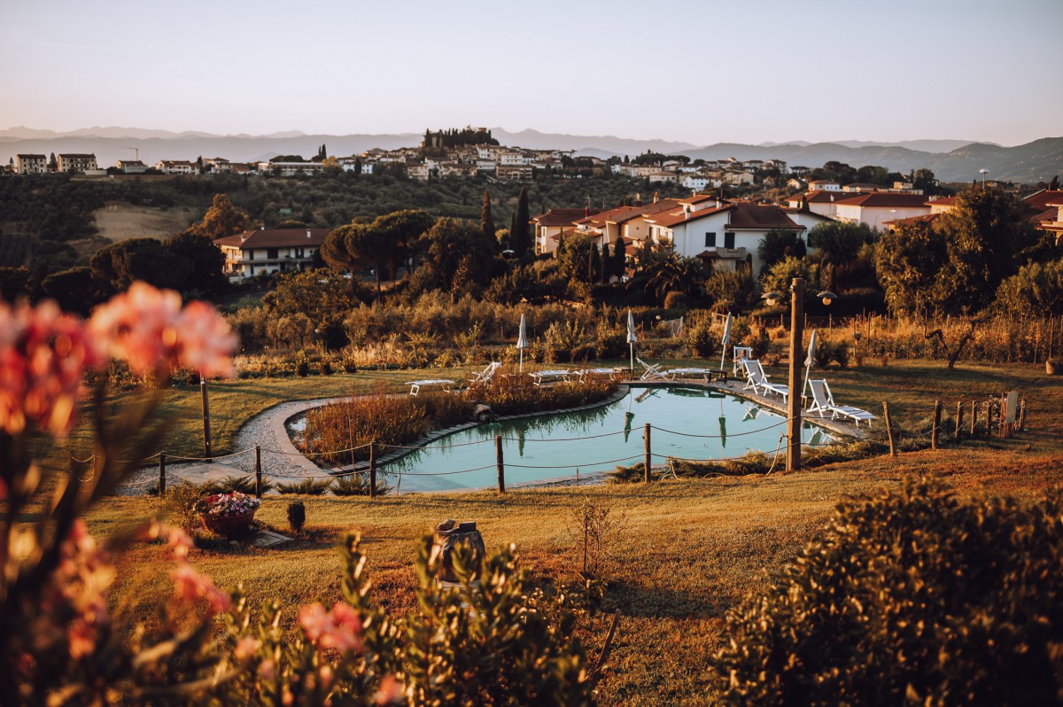 Bio piscina con vista su Cerreto Guidi