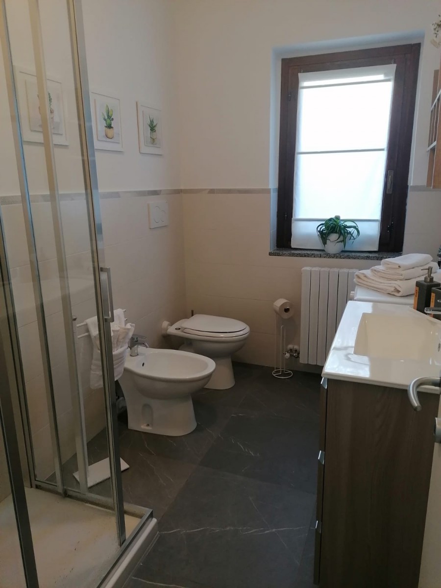 Bagno con lavatrice