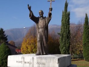 Statua Padre Marco d'Aviano