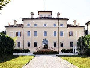 Villa Canaro