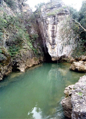 Fonte carsica Su Gogolone 