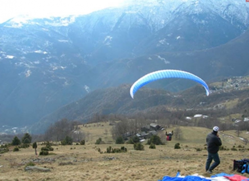 Volo libero con parapendio e deltaplano