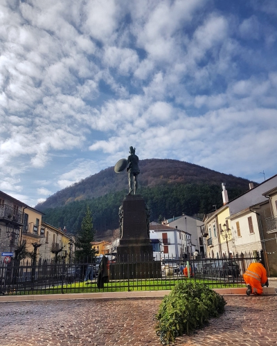 Statua del Guerriero Sannita - Monumento ai Caduti