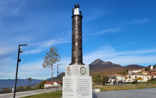 Colonna del Viggianese nel Mondo e Statua di Papa Giovanni XXIII