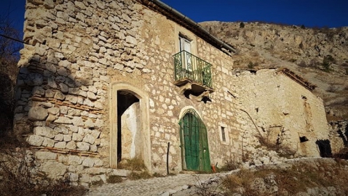 Borgo medievale di Frattura Vecchia