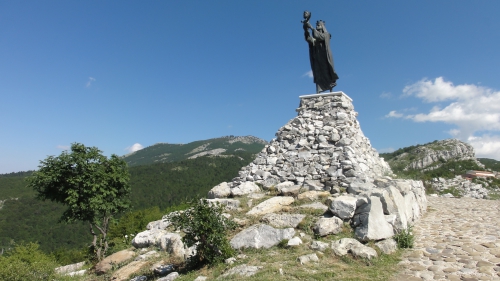 Scultura in bronzo della Vergine con Bambino