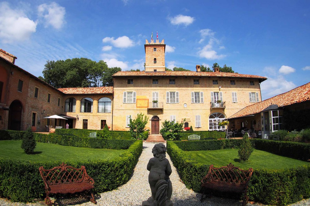 Castello di Razzano, Alfiano Natta, Piemonte