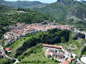 Sentiero tra le Gole del Torrente Melandro